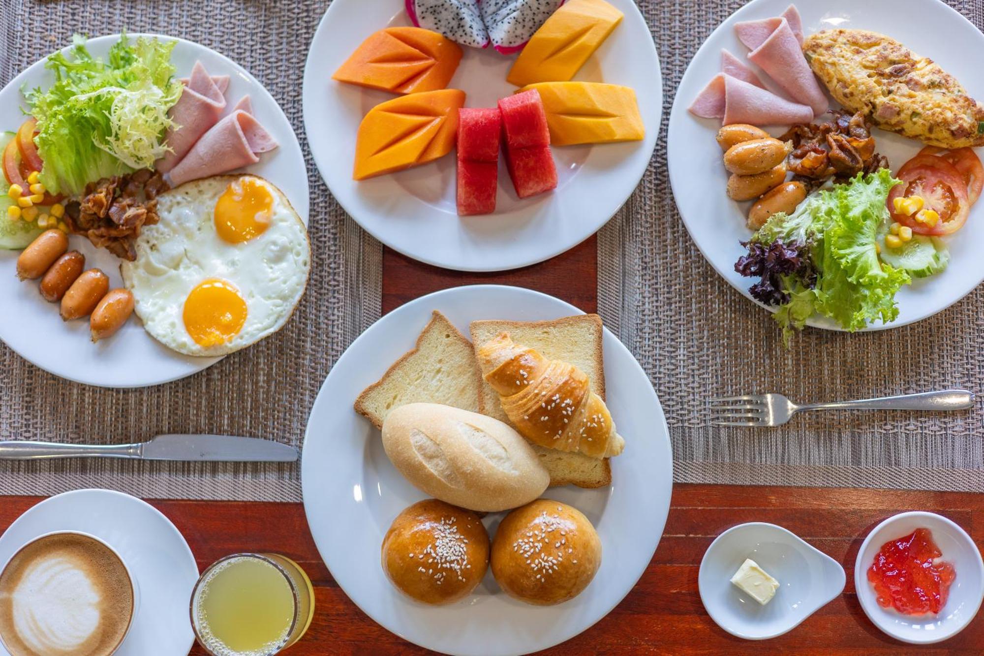 Two Seasons Siem Reap Hotel Esterno foto A typical breakfast in the Philippines